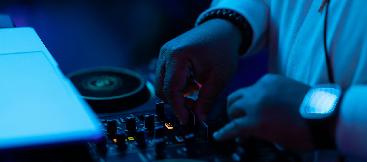 Dj