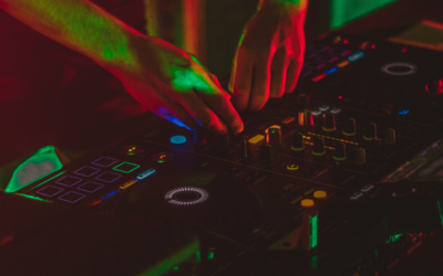 DJ débutant : les 5 indispensables pour vous lancer