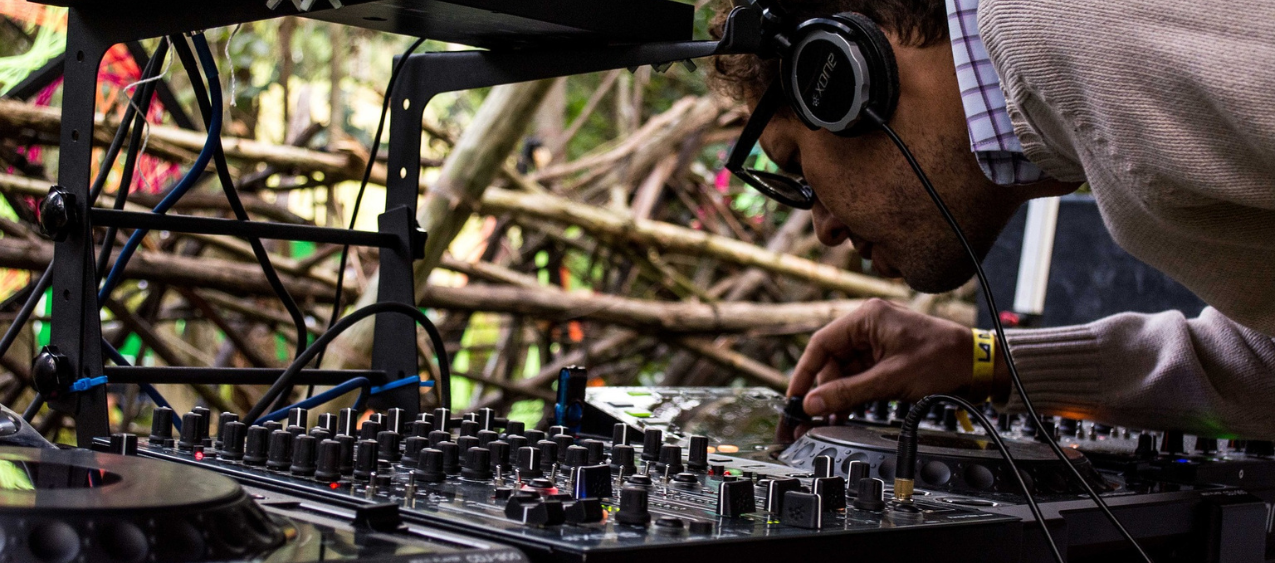 Dj